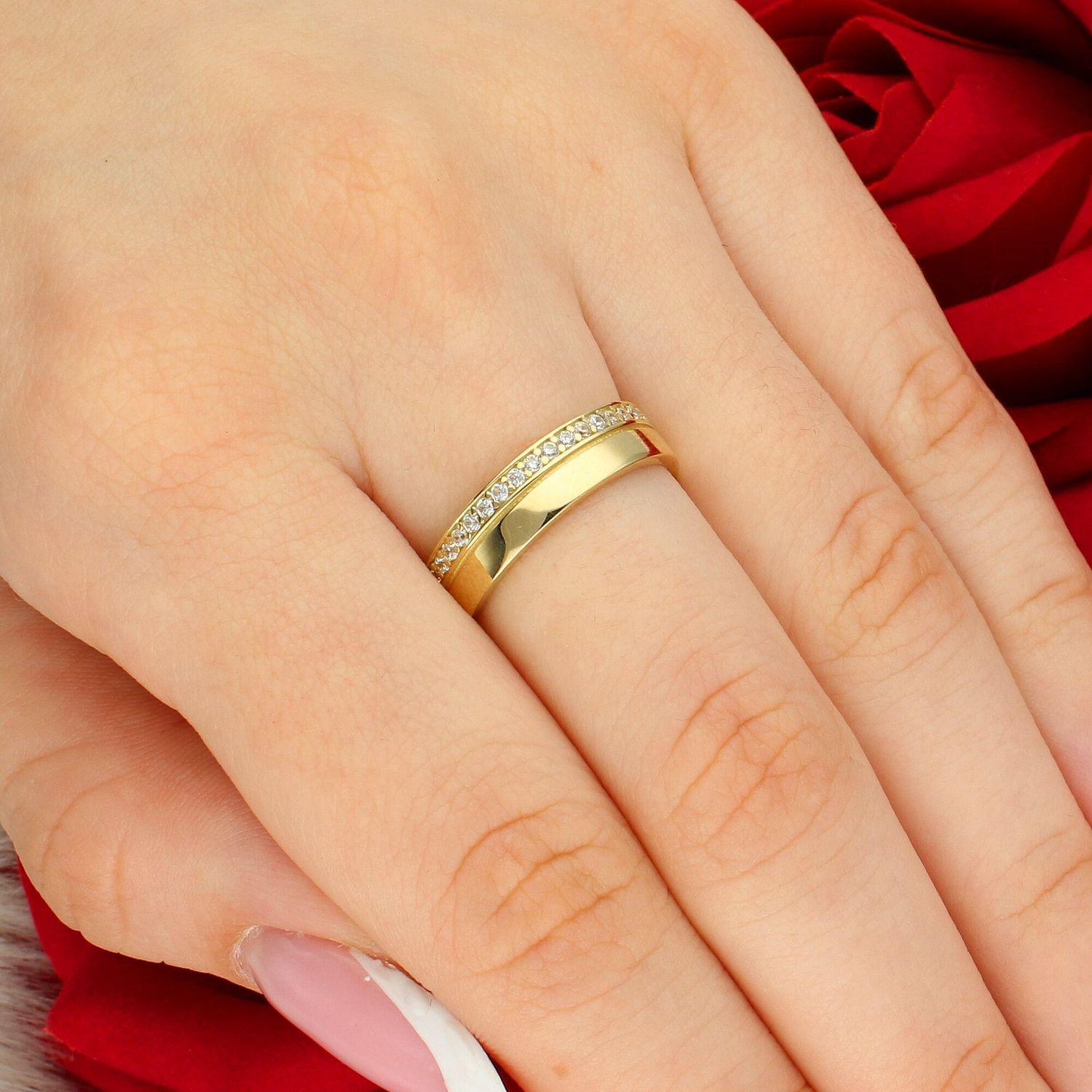 Złoty Pierścionek Damski 375 – Wysadzany Cyrkoniami, Rozmiar 13.jpg